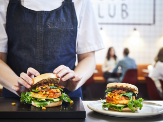 Arla Pro Grilling Cheese is a new type of cooking cheese, which is a tasty and highly versatile alternative to not only meat but also tofu and other cooking cheeses like Halloumi or Paneer.