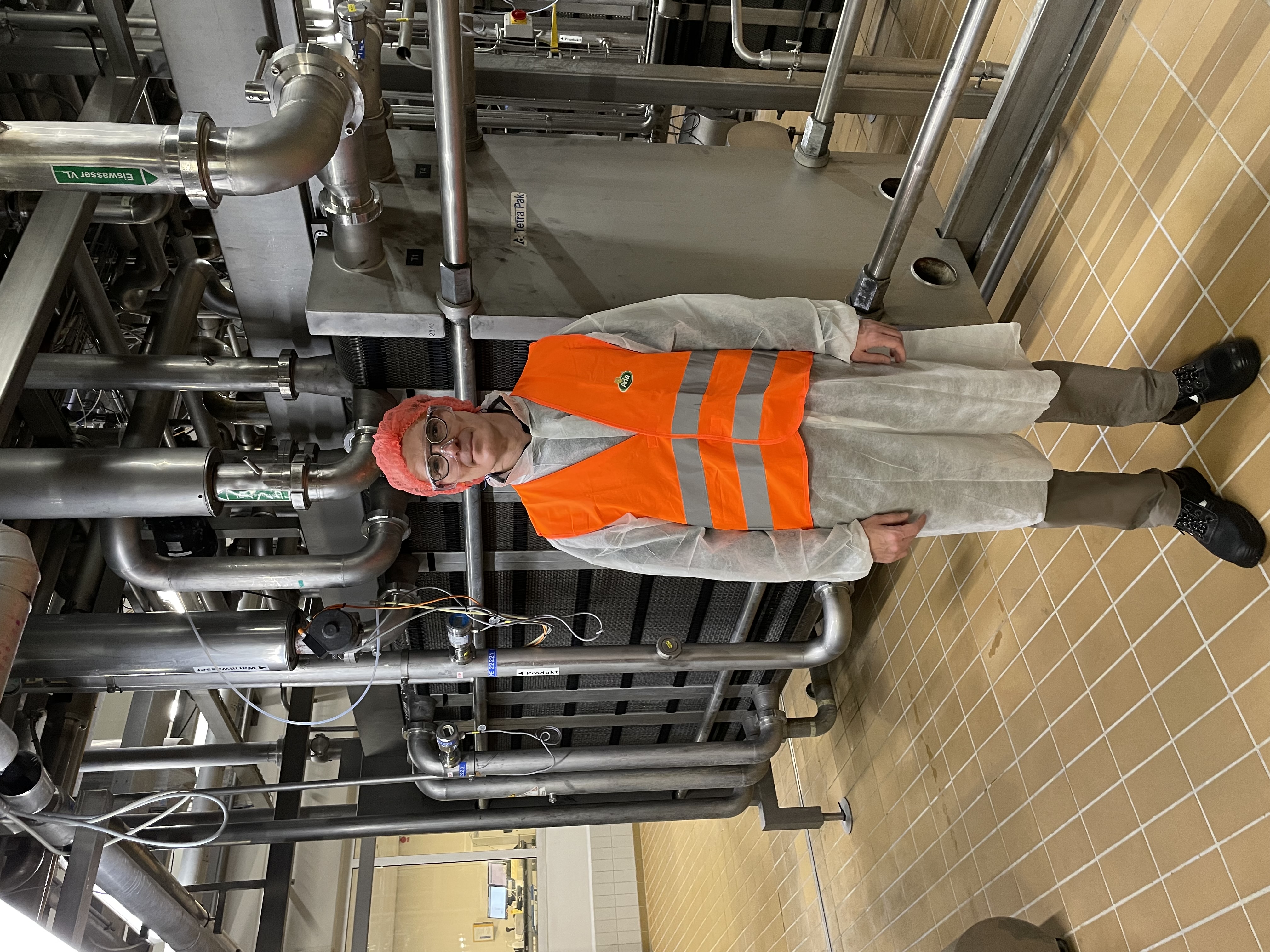 Stéphane and our pasteuriser at Upahl Dairy in Germany