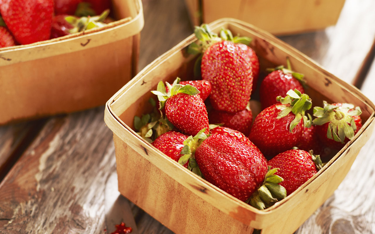 So lagerst du Erdbeeren