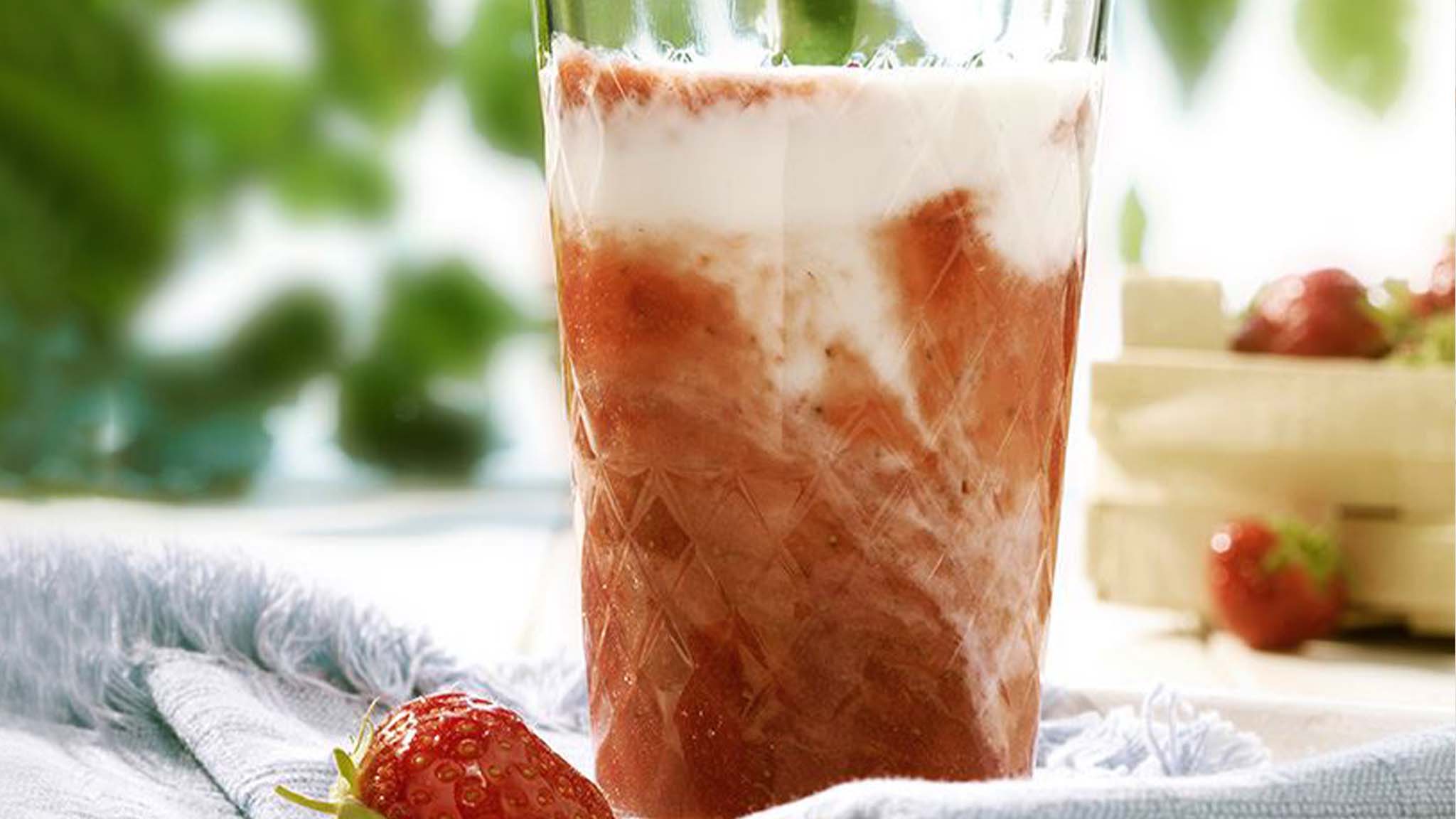„Besser Berry“-Erdbeershake mit Arla Bio Weidemilch