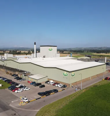 Arla foreslår at investere 800 millioner kroner i UHT-mælkeproduktion i Storbritannien