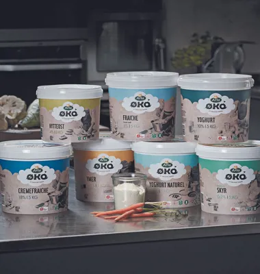 Arla klar med nyt bæredygtigt initiativ: Flere end 200.000 plastikspande til økologiske fødevarer kan nu genbruges