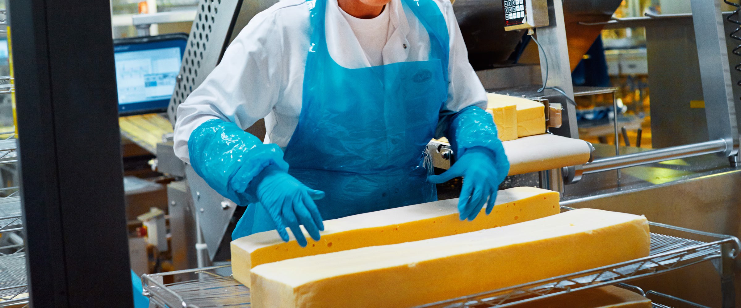 Hvordan bliver ost produceret