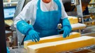 Hvordan bliver ost produceret?