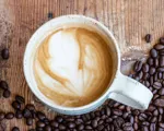 Cappuccino vs. caffe latte: hvad gør disse kaffer unikke?