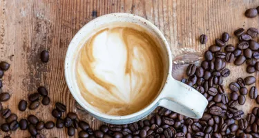 Cappuccino vs. caffe latte: hvad gør disse kaffer unikke?