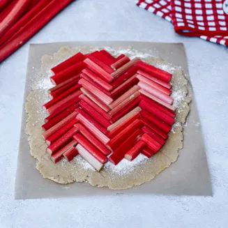 1000_Rabarbergalette_Skaer-rabarberne.jpg