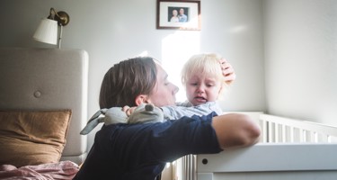 Når baby græder – gode råd til forældrene