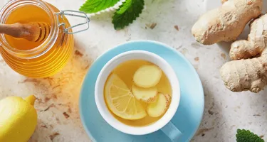 Infusión de jengibre, limón y miel: el remedio natural del invierno