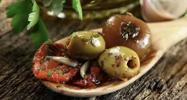 Cómo aliñar aceitunas