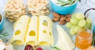 Cómo preparar una tabla de quesos bonita