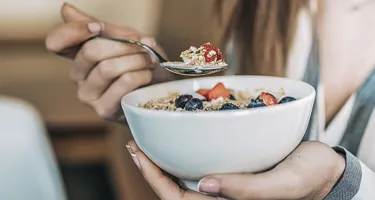 ¿Por qué es bueno tomar fruta de temporada?
