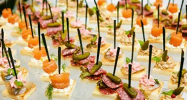 Cómo organizar una cena cóctel