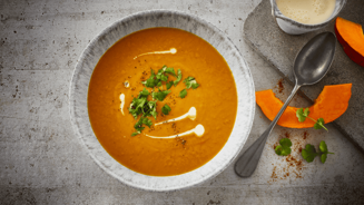 Mausteinen kurpitsakeitto