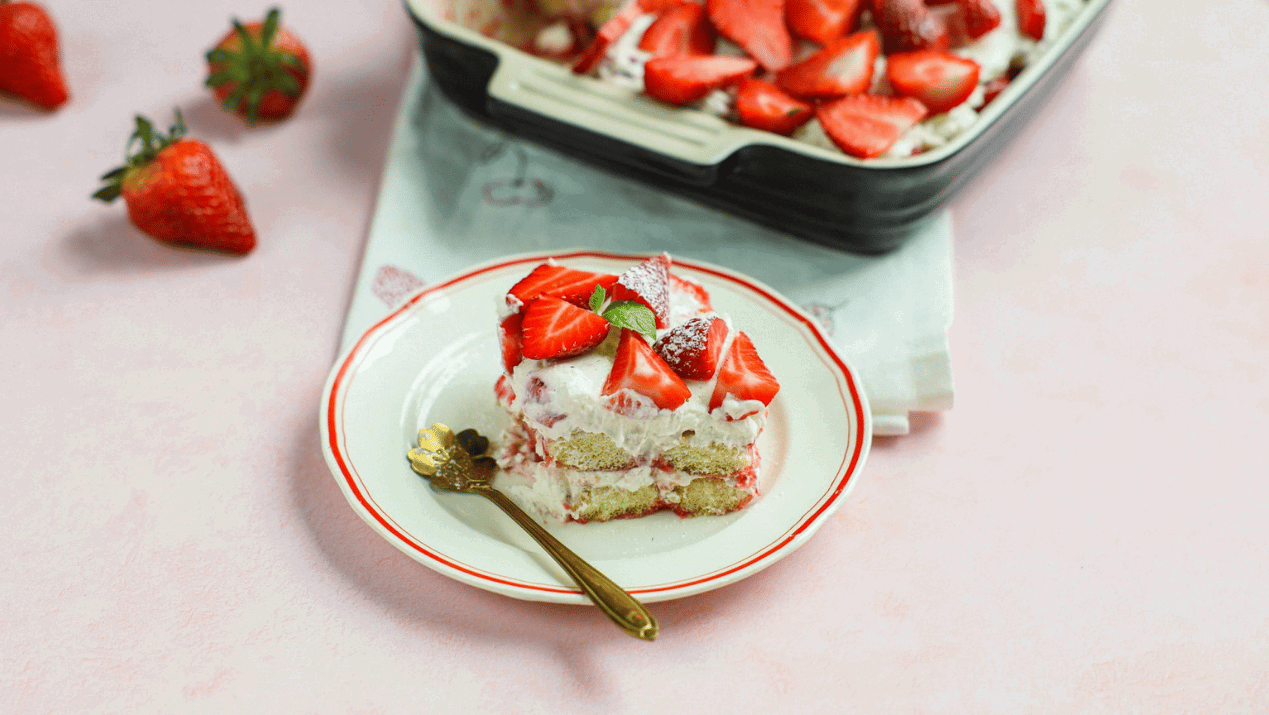 Strawberry tiramisu