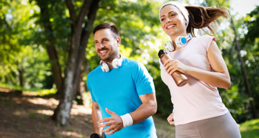 حقائق عن الحليب: الفوائد، العناصر الغذائية، والسعرات الحرارية.