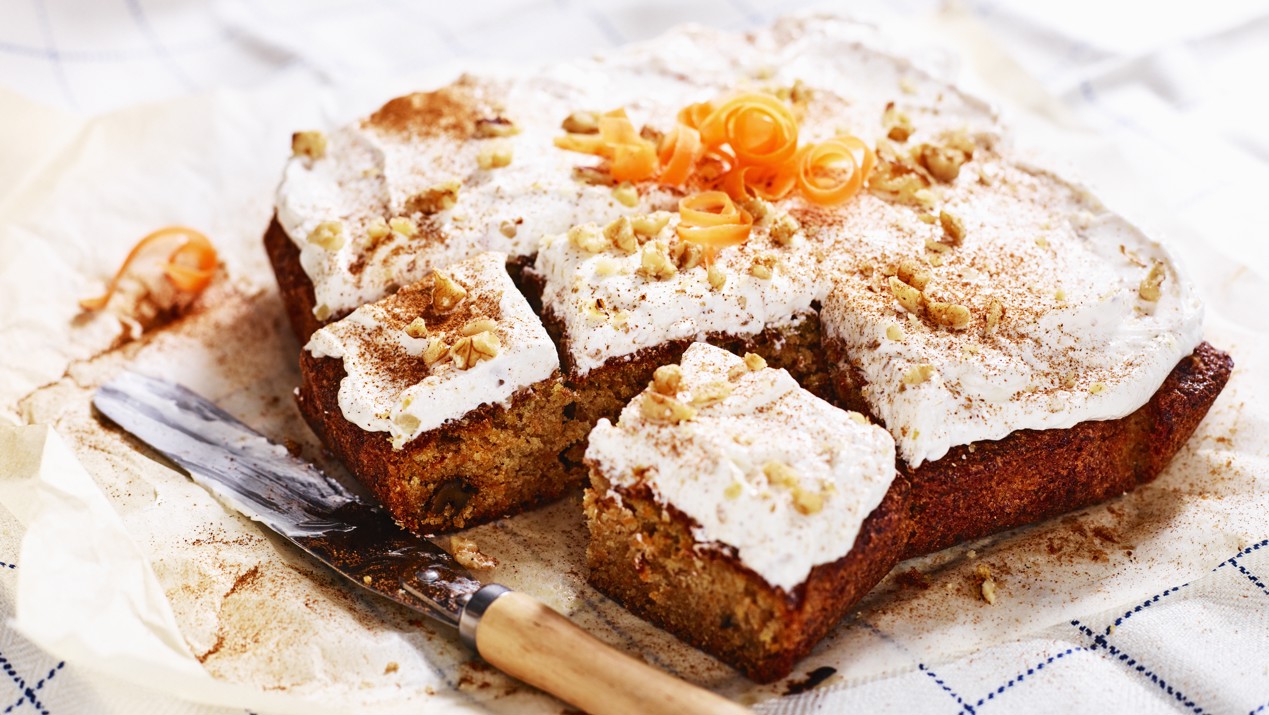 Worteltaart met roomkaasglazuur