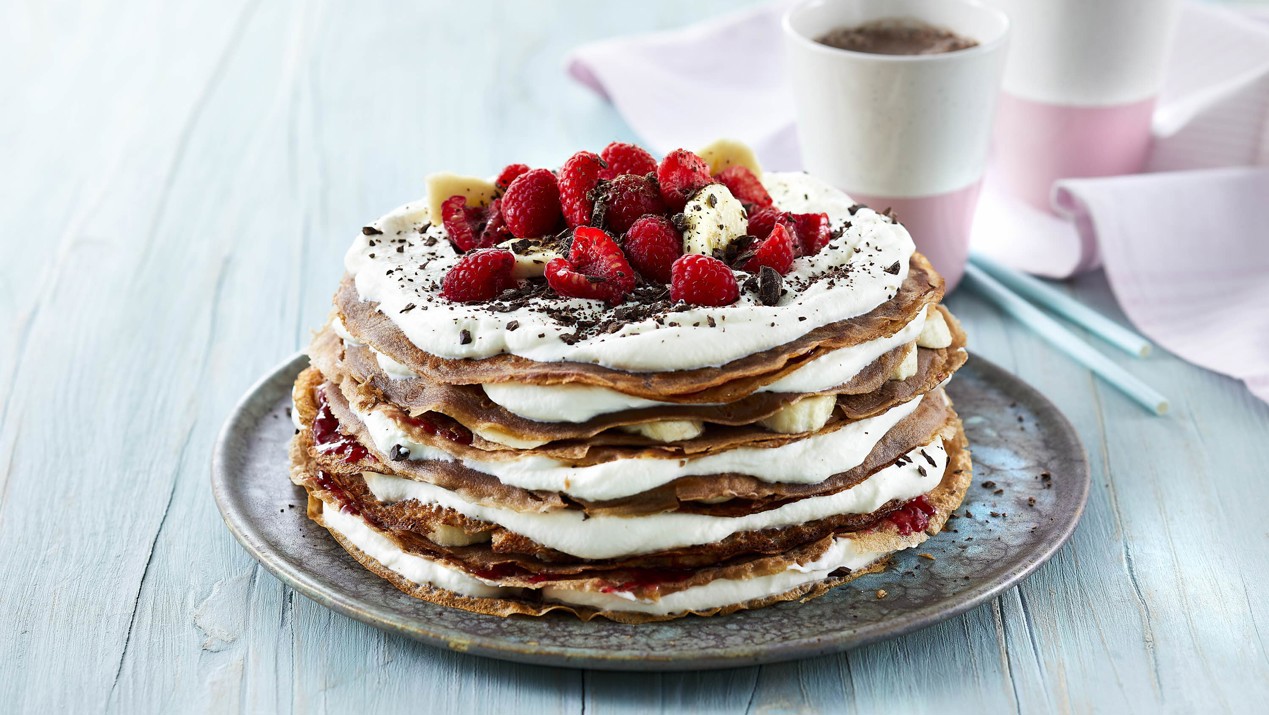 Pannenkoekentaart met chocolade en room