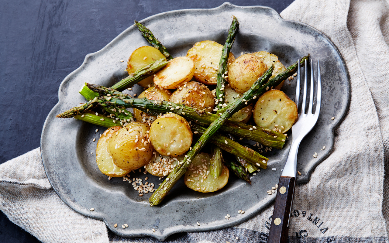 green-asparagus-with-potatoes-D453785F-B156-43AE-A04F735563803998