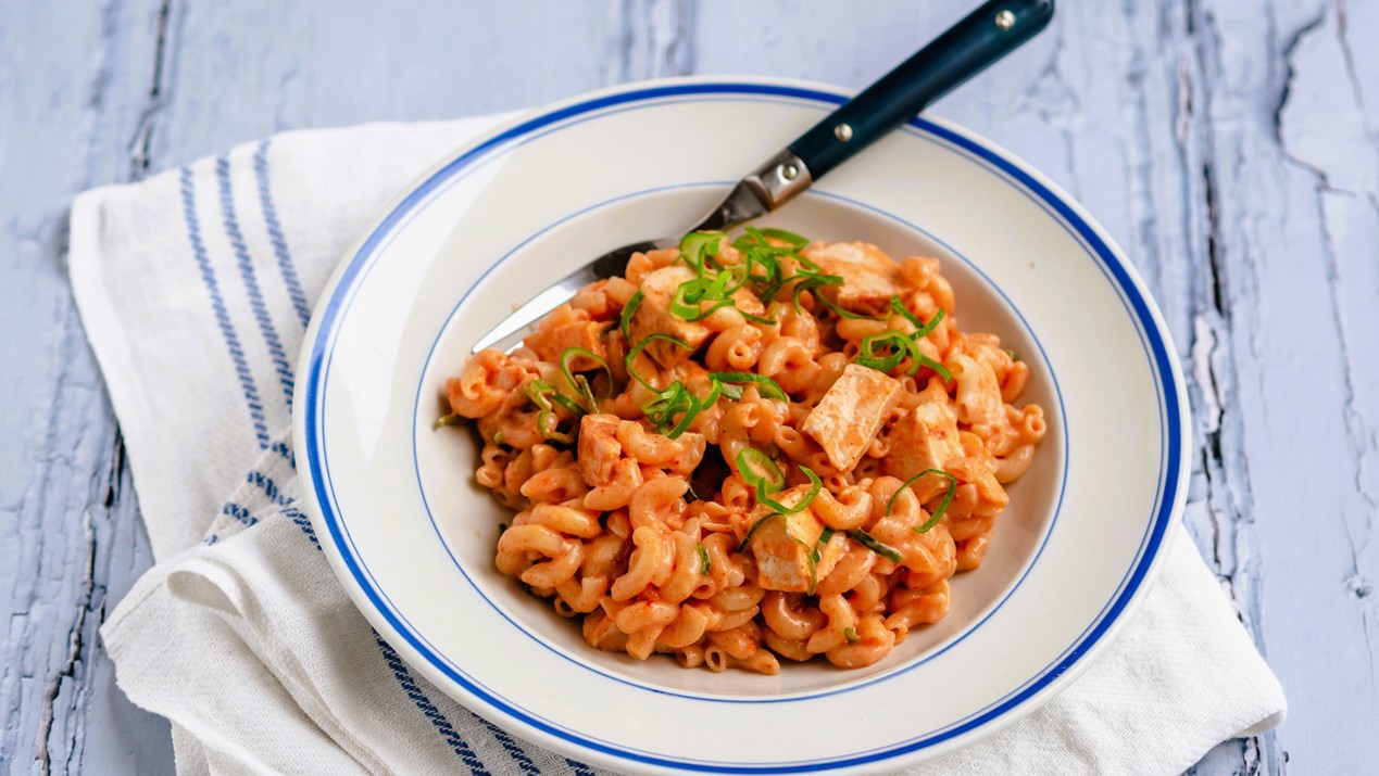 Buffalo chicken mac and cheese