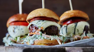 4922679_23580_Arla-PizzaBurgerTrends_BOTTOM-SLIDER-1_BurgerCheese_1500x828px