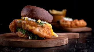4922679_23580_Arla-PizzaBurgerTrends_BOTTOM-SLIDER-4_SeafoodBurgers_1500x828px