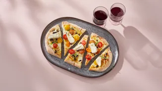 https://cdb.arla.com/api/assets/arla-pro-fr/59f5bb41-81a2-4586-8845-f23359ae99b3/pinsa-with-mascarpone.jpg