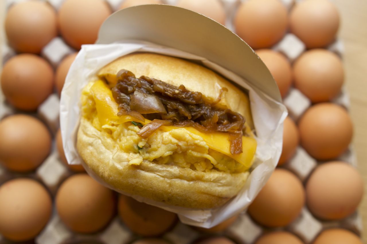 https://cdb.arla.com/api/assets/arla-pro-fr/egg-factory-bunbrouille.jpg