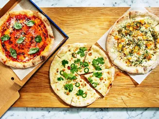 https://cdb.arla.com/api/assets/arla-pro-fr/f3b2dc68-fc85-4657-829c-dfcfaf068983/jpg-version-arlapro-stella-pizza-samlingsbild-liggande.jpg?version=0