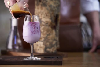 https://cdb.arla.com/api/assets/arla-pro-nl/koffie-mocktails.jpg