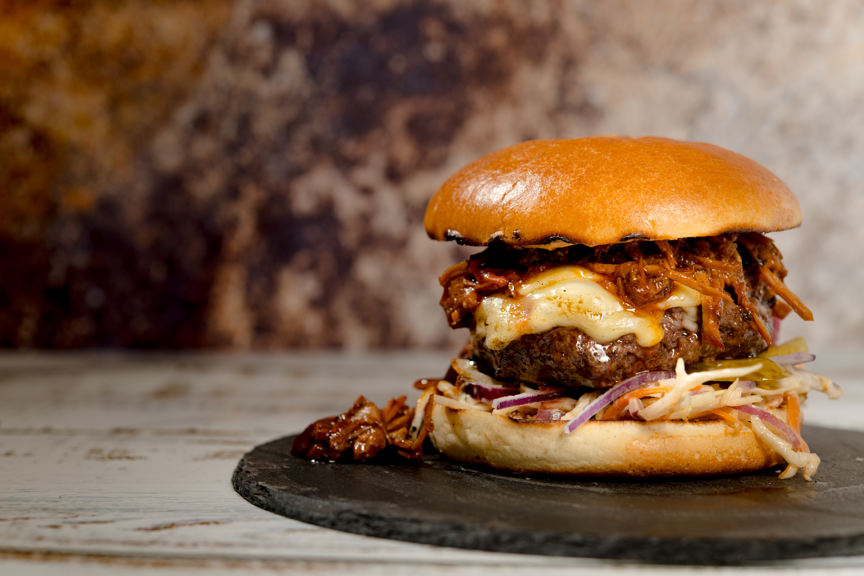 https://cdb.arla.com/api/assets/arla-pro-uk/4.-chuck-burgers.jpg