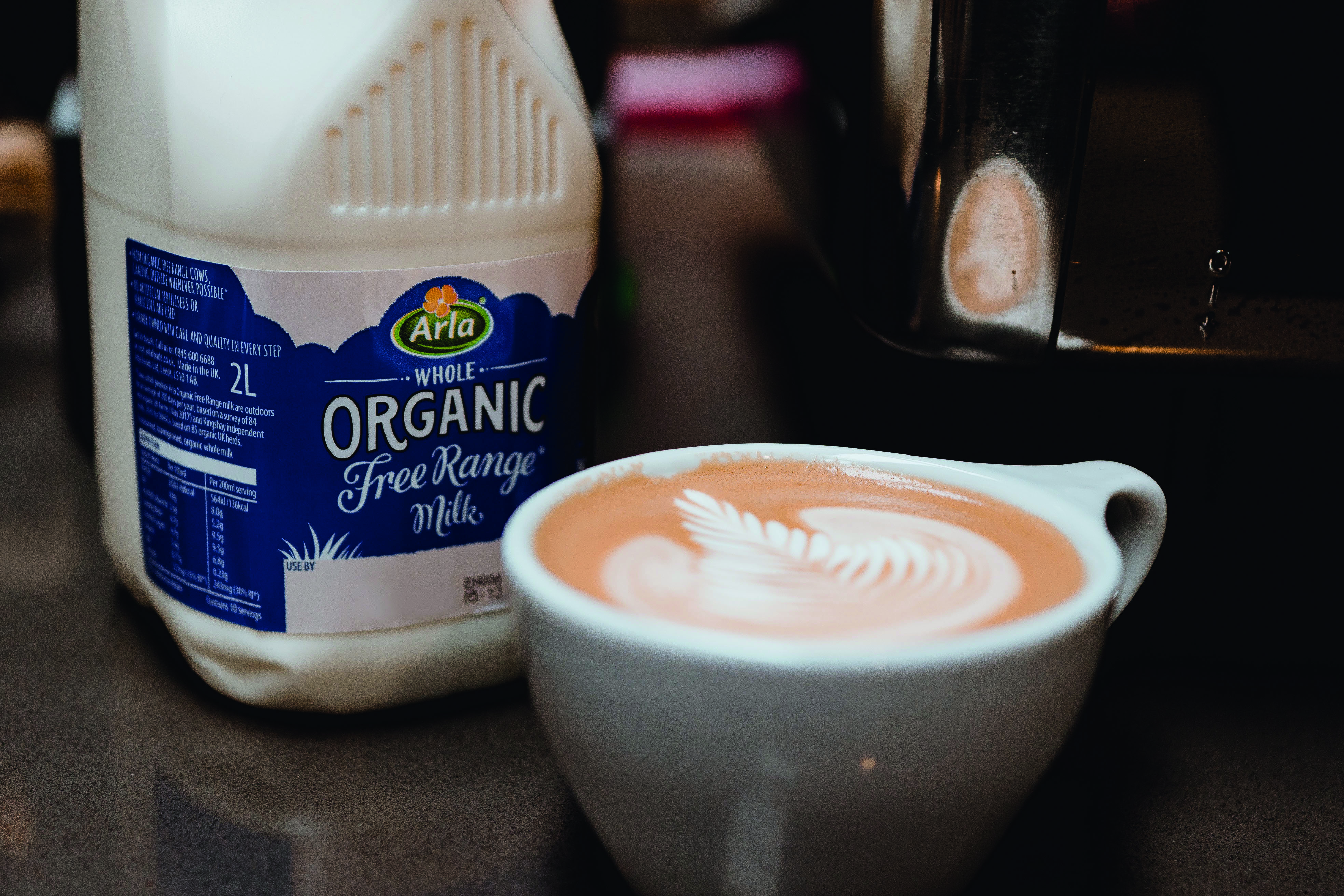 https://cdb.arla.com/api/assets/arla-pro-uk/arla-farmbarista-120.jpg