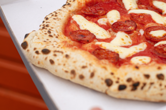 https://cdb.arla.com/api/assets/arla-pro-uk/simple-pizza.png