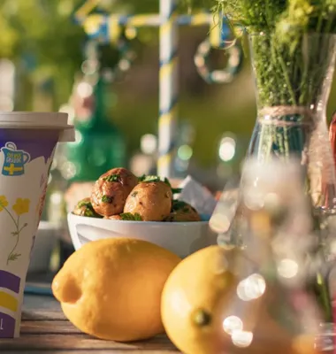 Arlas mejeri i Linköping tar gräddfilen till midsommar