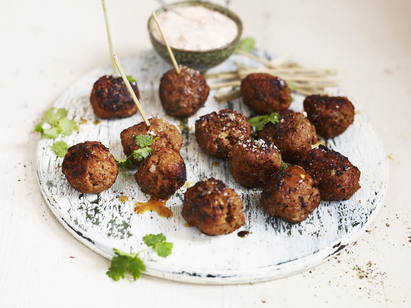 Kryddiga köttbullar med dippsås_liggande_TIF.jpg