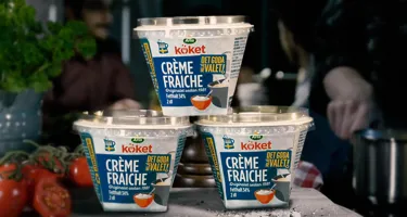 Crème fraiche får pappersbägare