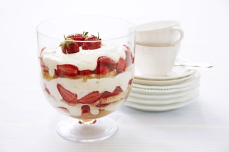 Trifle cake med jordgubbar_TIF.jpg