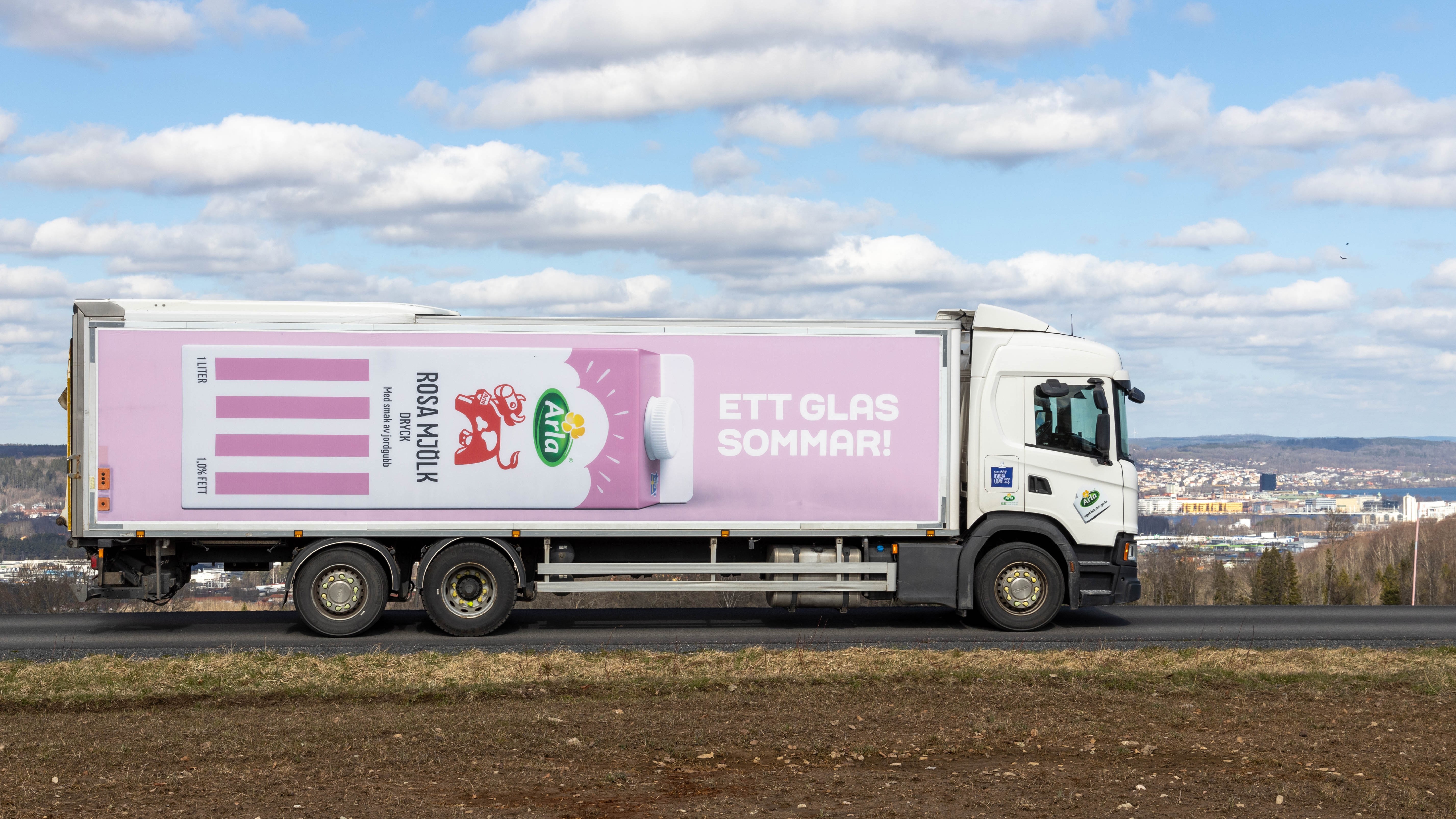 Trots fortsatt höga mjölkvolymer i Europa har industripriserna stabiliserats. Marknaden präglas dock av osäkerhet kopplad till det geopolitiska läget i Mellanöstern. Foto: Arla/Fredrik Gustavsson