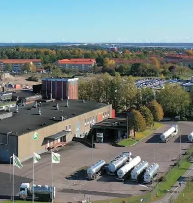 Ostmejeriet i Kalmar sänker både sina koldioxidutsläpp och kostnader. Foto: Arla