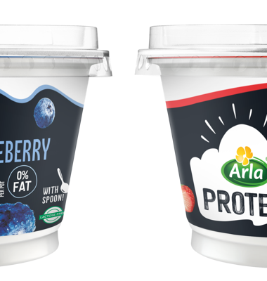 Förra årets trendigaste livsmedel får två nya familjemedlemmar. De nya kvargprodukterna dyker upp i matbutikernas mejerikylar under nästa vecka. Foto: Arla