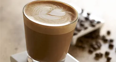 Så gör du latte hemma