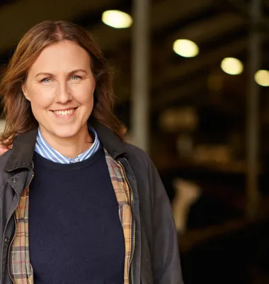 Lisa Ehde är agronom. Under sina tre år på Arla Sverige har hon bland annat arbetat med att utveckla samarbetet med Arlabönderna och kommersialisera hållbarhetsarbetet på gårdarna. Foto: Arla