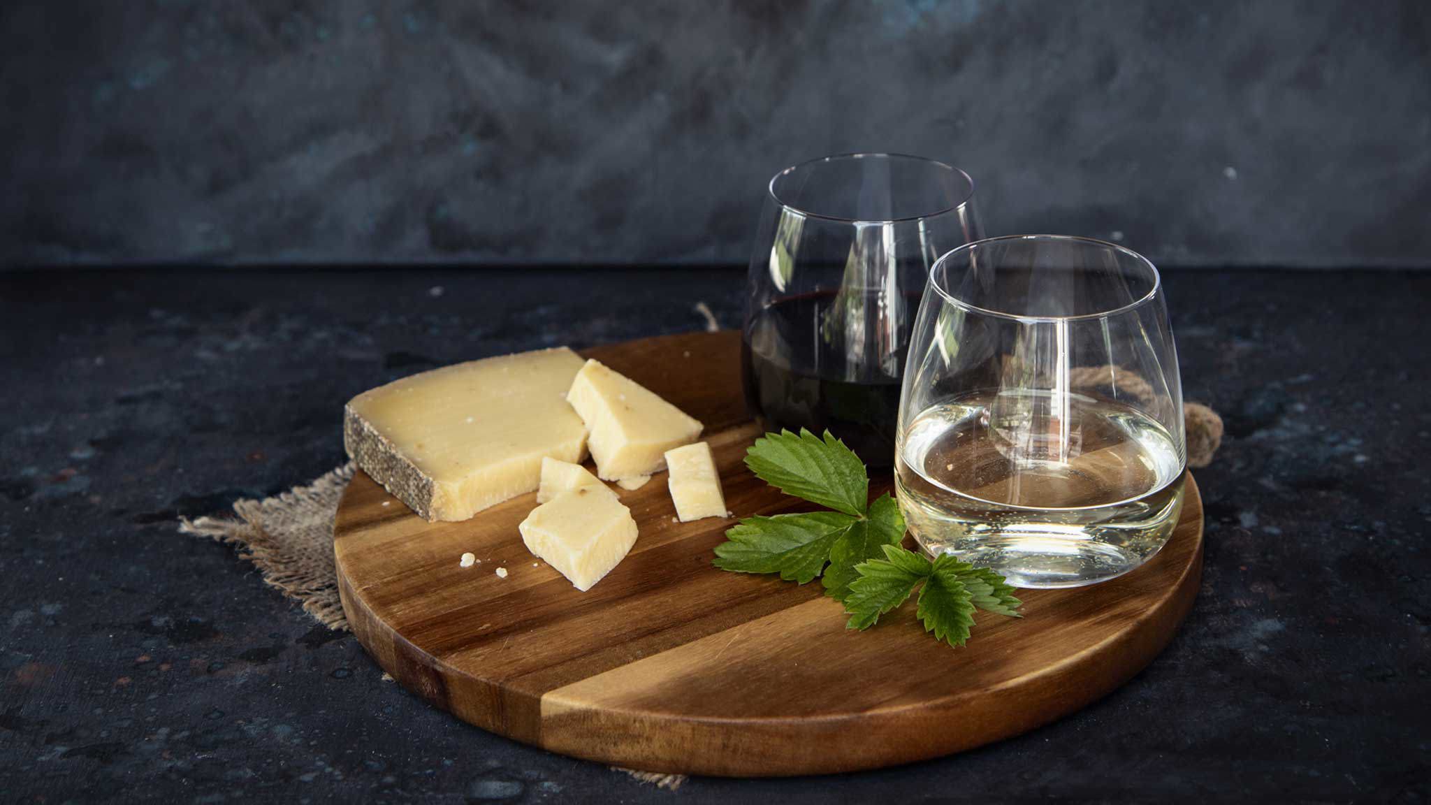 Så matchar du gruyère och vin