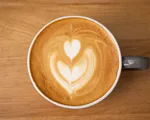 Skumma mjölk för latte art – tekniker och tips
