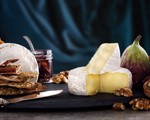 Lyckas med ostbrickan – ostarna, tillbehören och recepten