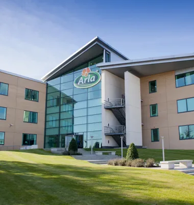 Arla omstrukturerar brittisk organisation