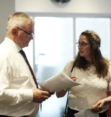 Arlas omvalde ordförande Åke Hantoft och nyvalde ledamoten Inger-Lise Sjöström