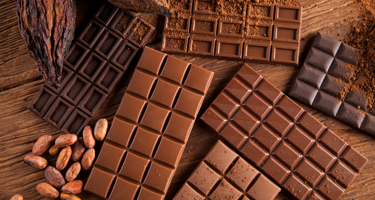 Does chocolate contain lactose?