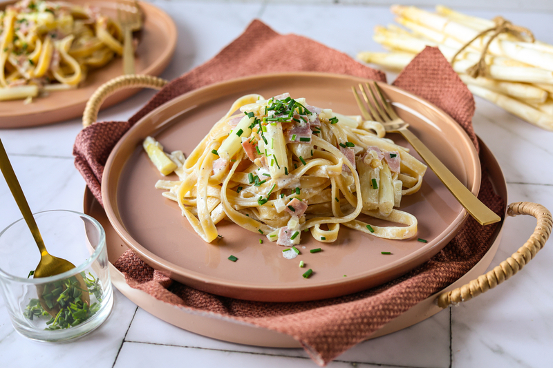 pasta with white asparagus