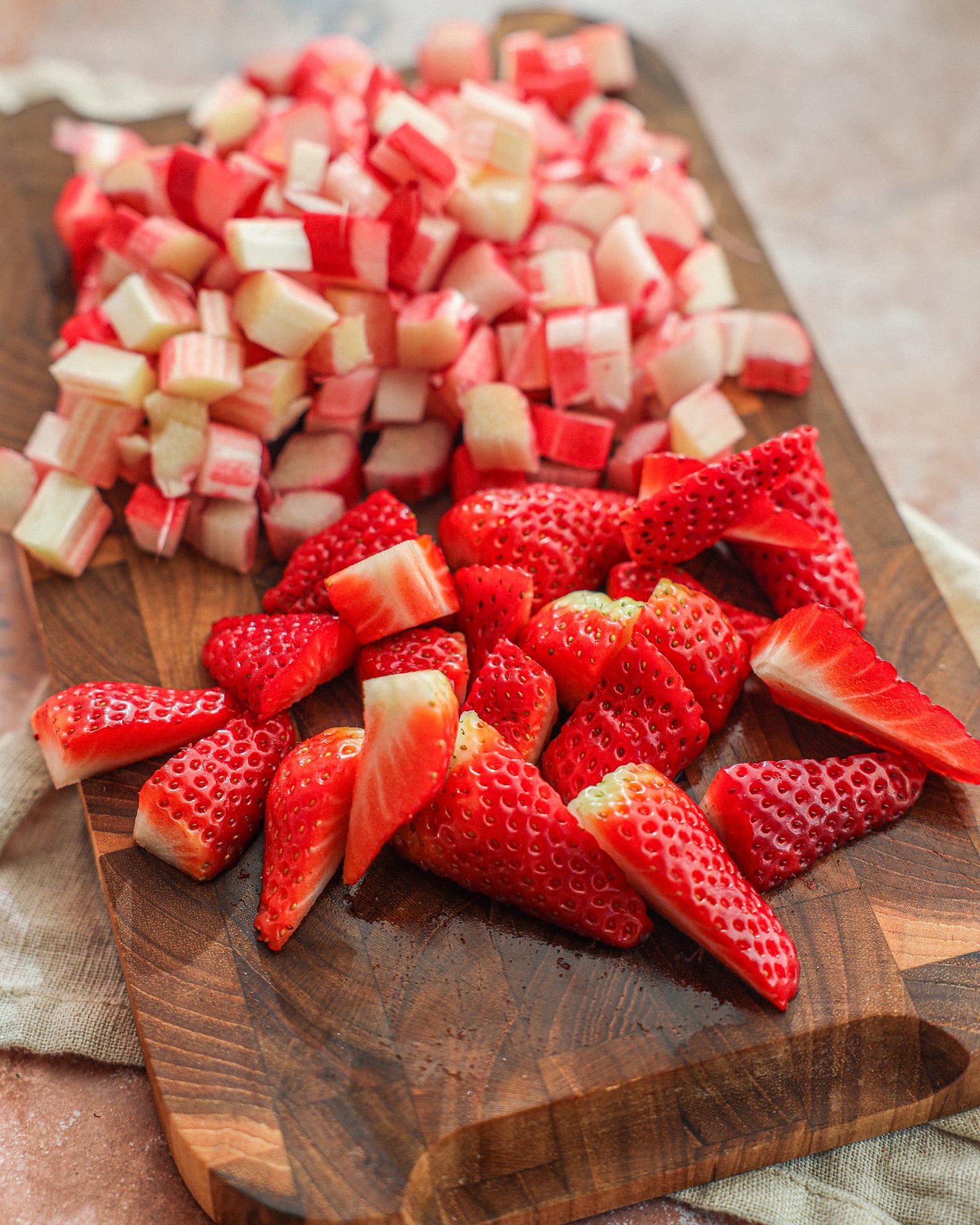 5 delicious rhubarb and strawberry recipes 